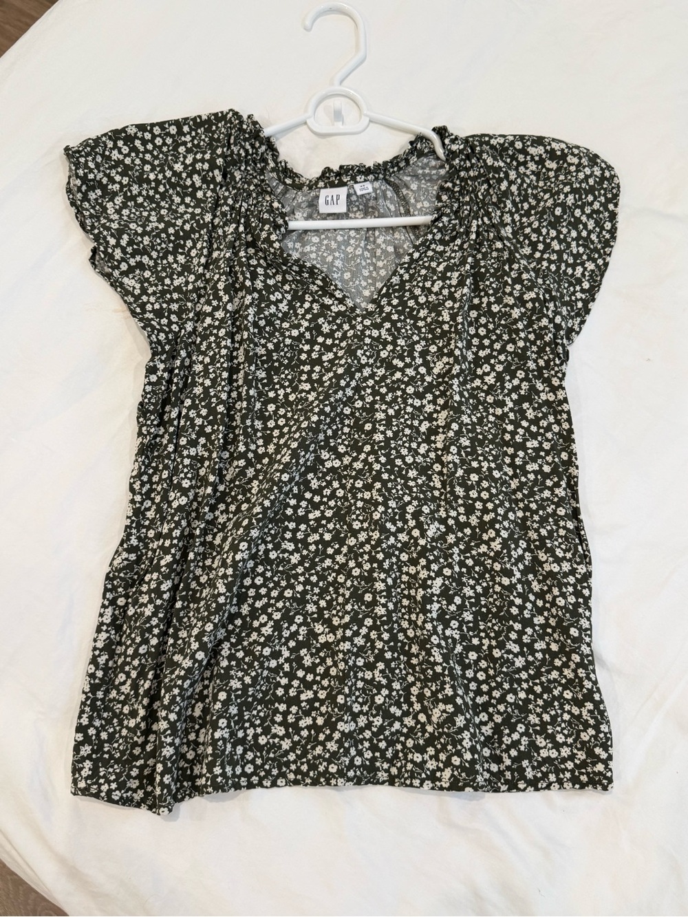 GAP Muted Olive and White Floral V-Neck Flutter Sleeve Blouse